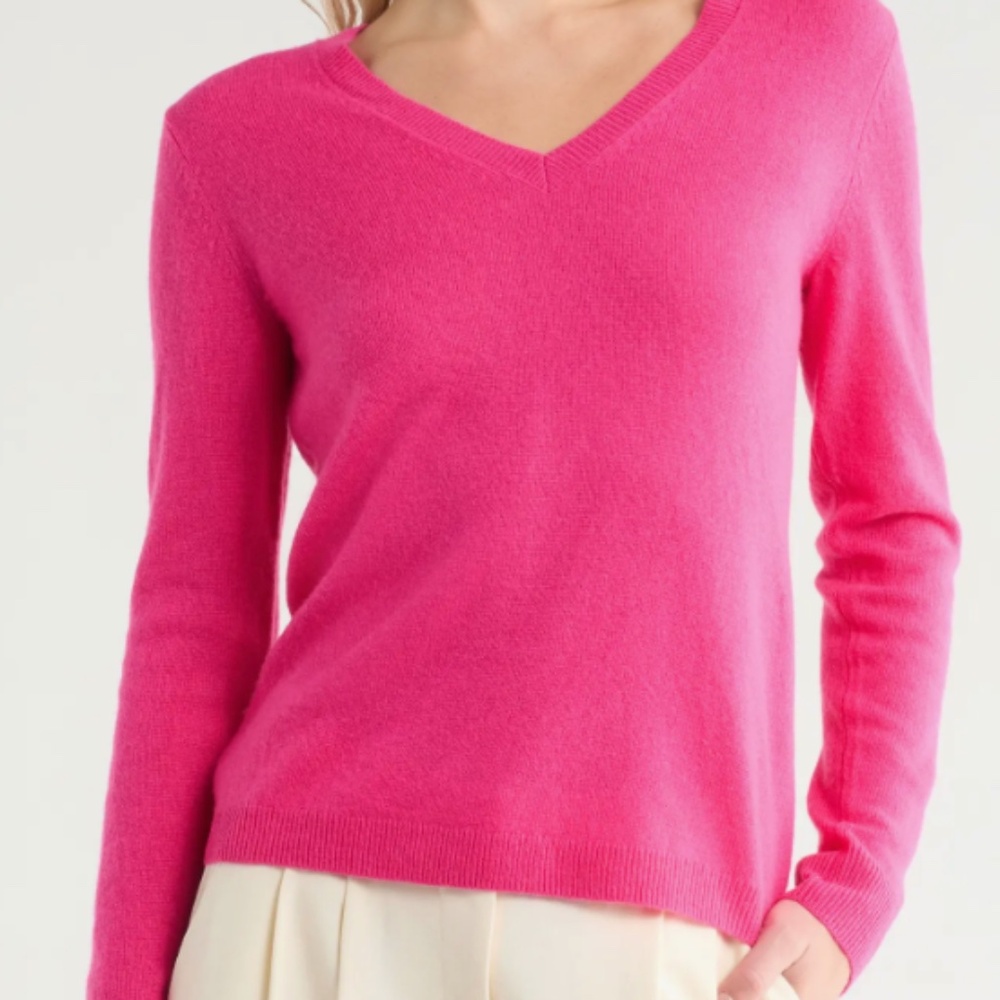 Halogen Pink Cashmere V neck Sweater size Large